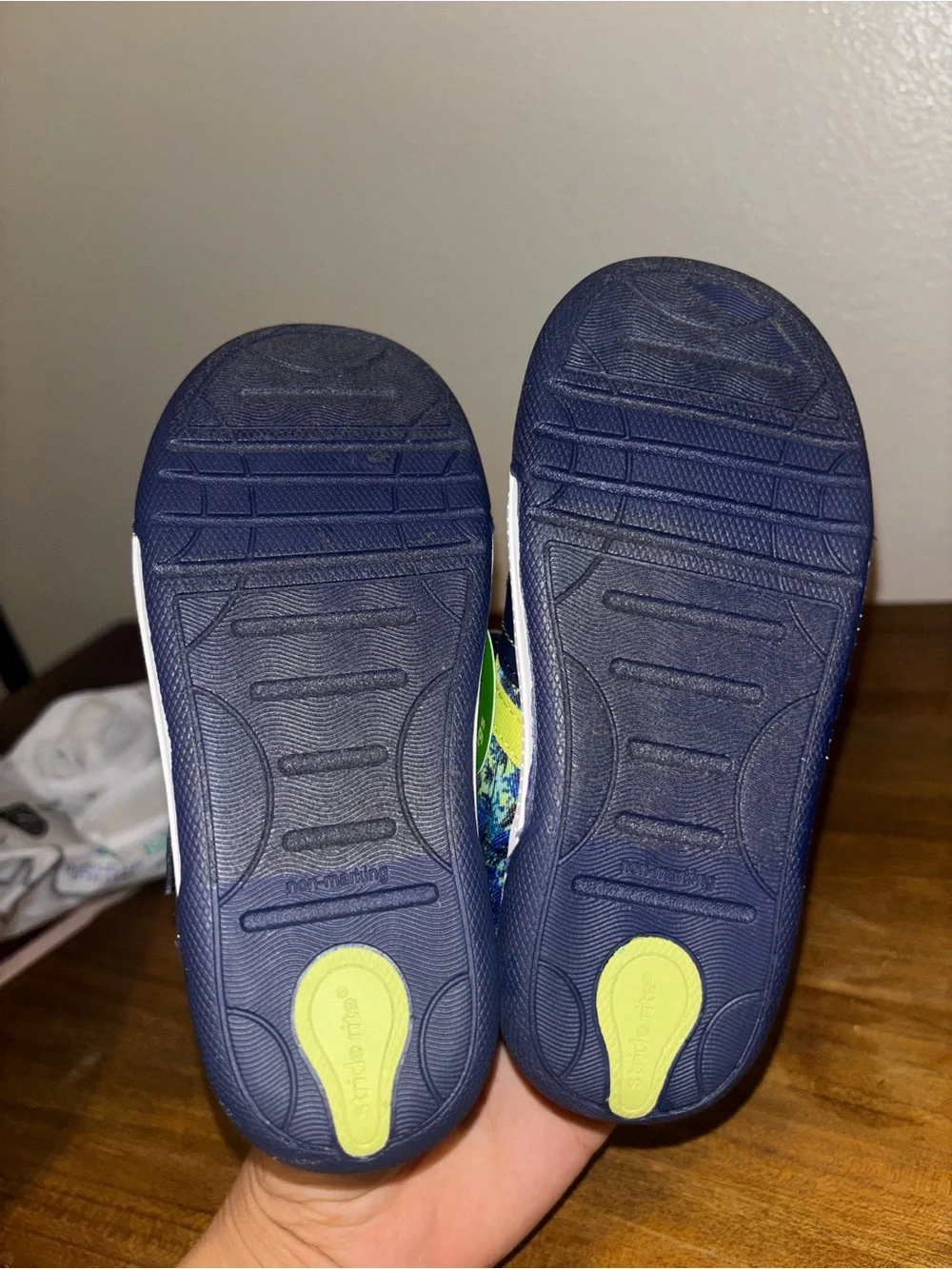 Stride Rite Toddler Boys SR Thompson Polyurethane Sneakers 9.5 new